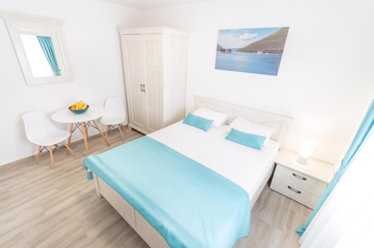 Seafront Apartment Котор Экстерьер фото
