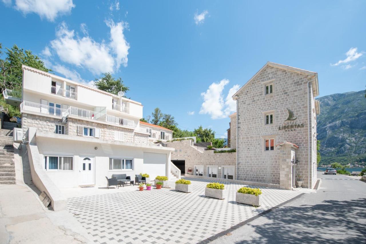 Seafront Apartment Котор Экстерьер фото